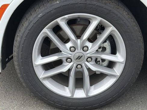 Used 2024 Dodge Durango GT RWD image 17