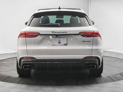 New 2025 Maserati Grecale Trofeo image 6