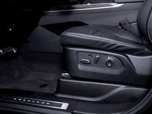 Used 2025 Cadillac Escalade V image 23