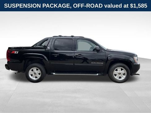 Used 2013 Chevrolet Avalanche LT w/ Suspension Package, Off-Road AWD/4WD image 2