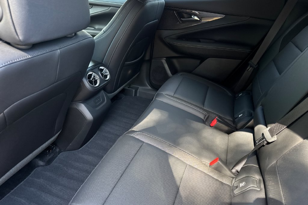 Used 2025 Chevrolet Blazer EV LT FWD image 13