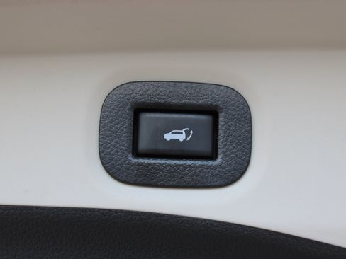 Used 2019 Nissan Rogue SV w/ Sun & Sound Touring Package AWD/4WD image 6