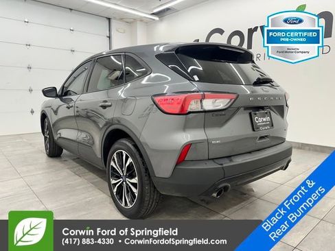 Certified 2022 Ford Escape SE w/ SE Sport Appearance Package image 3