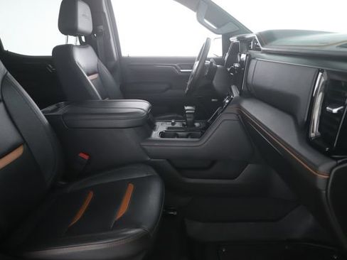 Used 2024 GMC Sierra 1500 AT4 w/ Technology Package AWD/4WD image 33