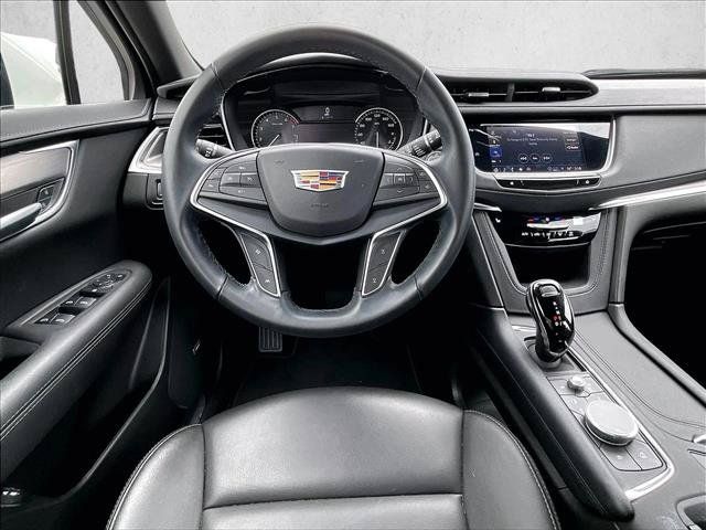Used 2025 Cadillac XT5 Luxury FWD image 7