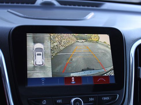 Used 2018 Chevrolet Equinox Premier image 42