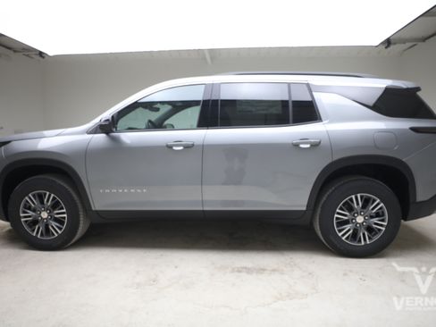 New 2027 Chevrolet Traverse LT w/ Driver Confidence Package FWD image 2