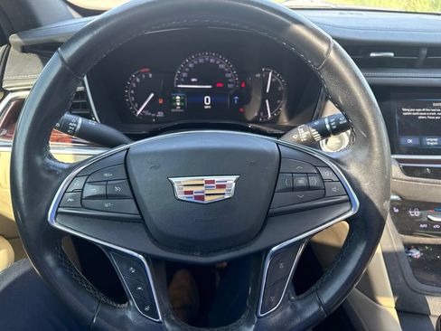 Used 2019 Cadillac XT5 Luxury FWD image 12