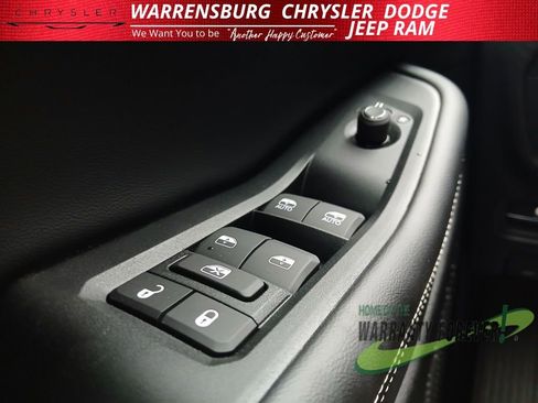 New 2025 Jeep Grand Cherokee L Limited w/ Luxury Tech Group II image 32