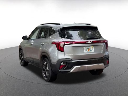 Used 2025 Kia Seltos S image 12