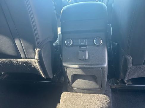 Used 2019 Ford Explorer XLT w/ Equipment Group 202A AWD/4WD image 19