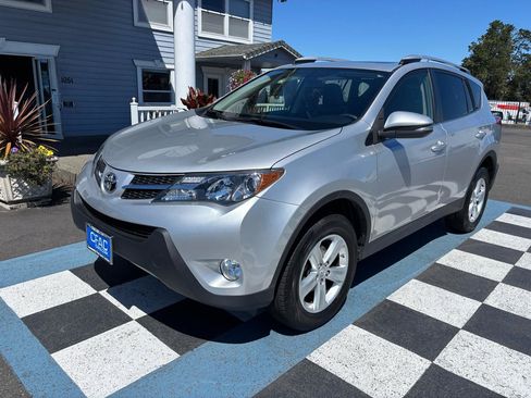 Used 2013 Toyota RAV4 XLE AWD/4WD image 2