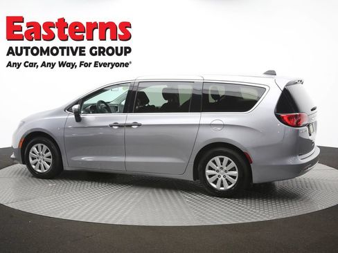 Used 2021 Chrysler Voyager L FWD image 60