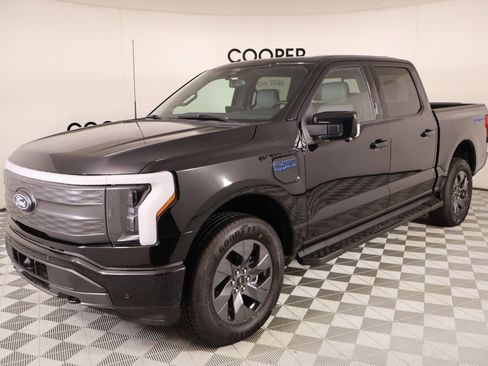 Used 2025 Ford F150 Lightning Lariat image 10