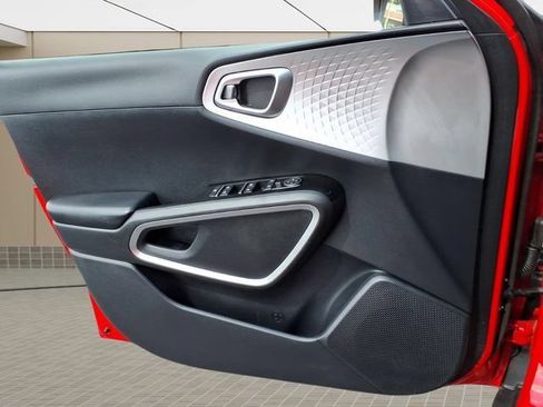 Used 2021 Kia Soul LX FWD image 25