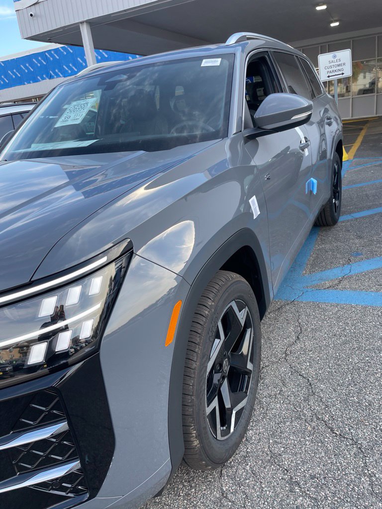 New 2027 Volkswagen Atlas SEL R-Line AWD/4WD image 5