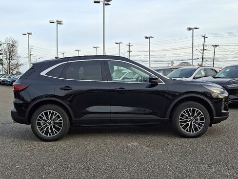 New 2026 Ford Escape SE FWD image 15