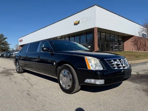 Used 2011 Cadillac DTS Limousine image 1