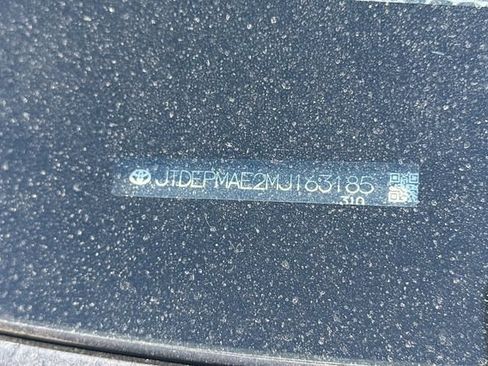 Used 2021 Toyota Corolla LE w/ Carpet Mat Package (TMS) FWD image 3