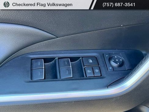 Used 2024 Toyota RAV4 XLE AWD/4WD image 16