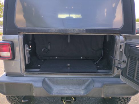 Used 2021 Jeep Wrangler Sport AWD/4WD image 30