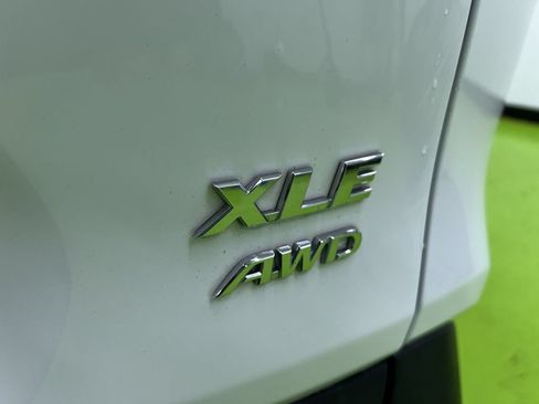 Used 2019 Toyota RAV4 XLE w/ Convenience Package AWD/4WD image 14