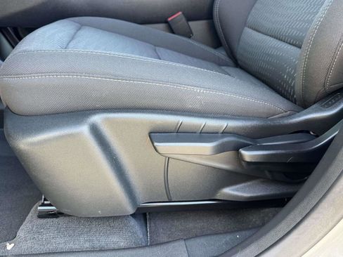 Used 2026 Chevrolet Equinox LT FWD image 20