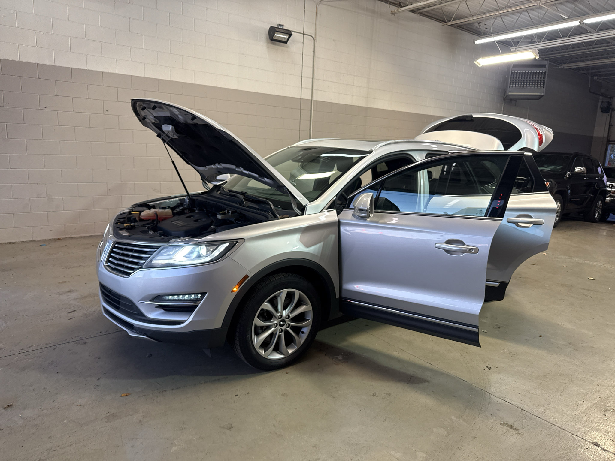 Used 2015 Lincoln MKC AWD w/ Equipment Group 101A Select image 11
