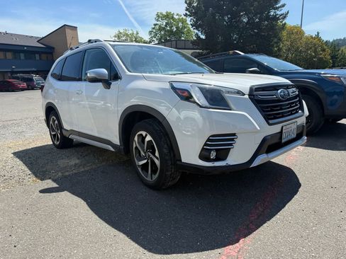 Used 2024 Subaru Forester Touring AWD/4WD image 4