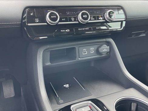 Used 2025 Honda Pilot Touring image 20