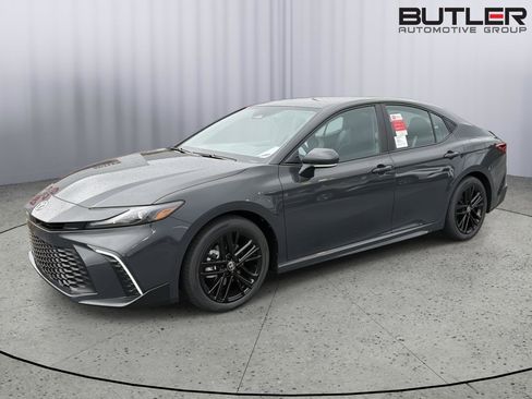 New 2026 Toyota Camry SE FWD image 2
