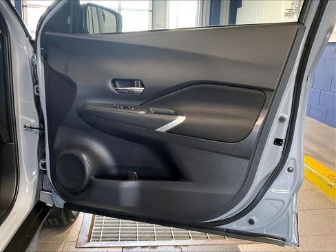 Used 2024 Nissan Kicks SV FWD image 12