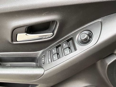 Used 2021 Chevrolet Trax LT w/ Sport Edition image 21