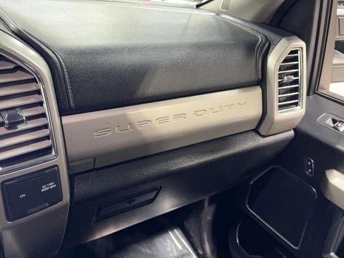 Used 2017 Ford F250 Lariat w/ Lariat Value Package image 46