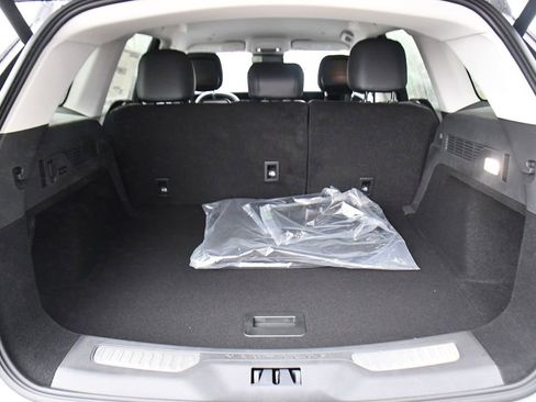 Used 2026 Lincoln Nautilus Premier w/ Jet Appearance Package image 18