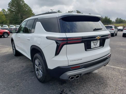 New 2026 Chevrolet Traverse LT w/ LPO, Floor Liner Package image 4