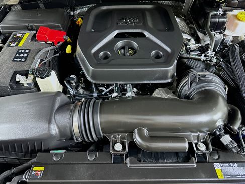 Used 2025 Jeep Wrangler Sahara w/ Safety Group image 30