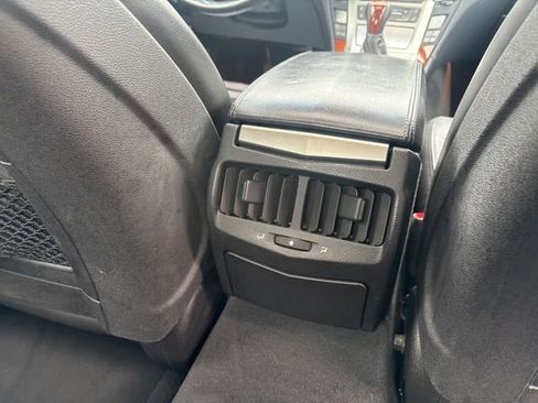 Used 2010 Cadillac CTS Premium RWD image 8