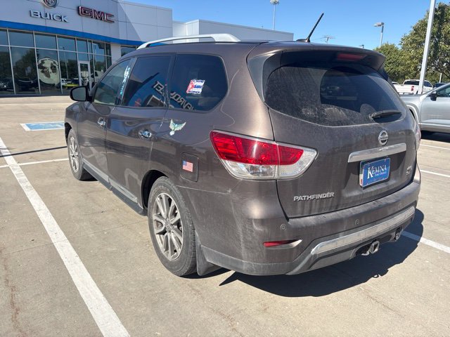 Used 2016 Nissan Pathfinder SL w/ Trailer Tow Package AWD/4WD image 5
