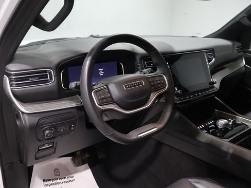 Used 2024 Jeep Wagoneer L Series III w/ Flexible Seating Group image 14