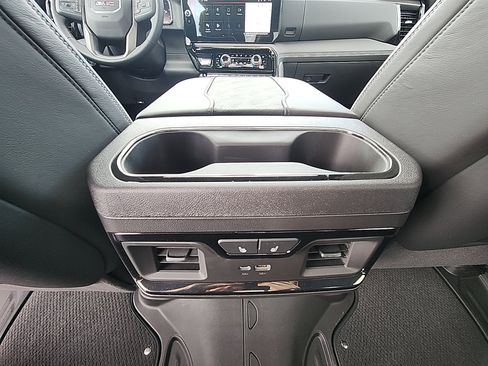Used 2024 GMC Sierra 1500 AT4X image 33