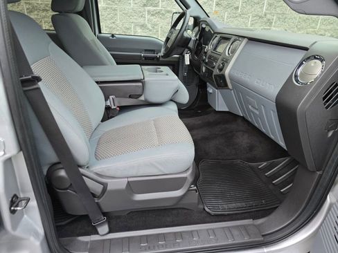 Used 2011 Ford F250 XLT w/ XLT Interior Pkg image 17