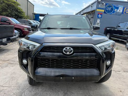 Used 2016 Toyota 4Runner SR5 RWD image 2