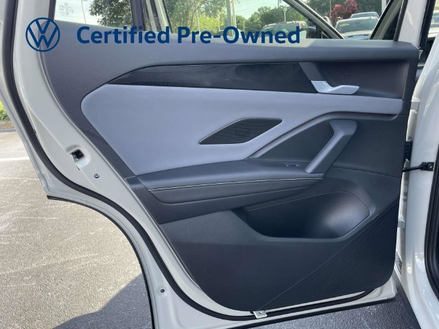 Certified 2026 Volkswagen Tiguan SE R-Line FWD image 11