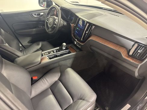 Used 2023 Volvo XC60 B5 Plus w/ Climate Package AWD/4WD image 19