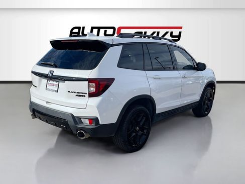 Used 2024 Honda Passport Black Edition image 7