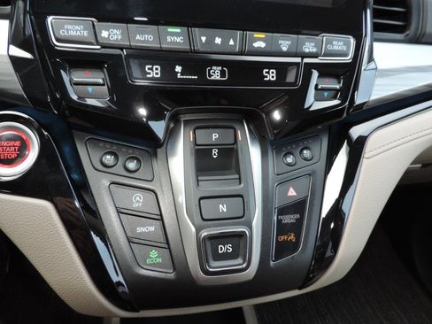 Used 2024 Honda Odyssey Elite image 25