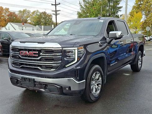Used 2025 GMC Sierra 1500 SLT image 3