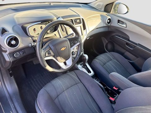 Used 2020 Chevrolet Sonic LT w/ Convenience Package image 10
