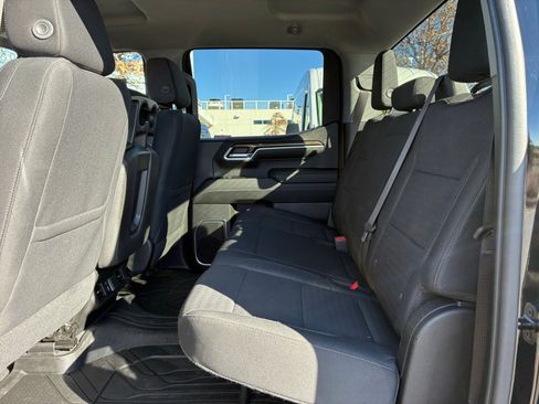 Used 2022 Chevrolet Silverado 1500 LT image 17